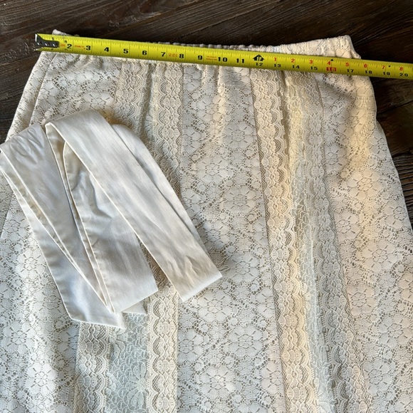 Vintage Carefree Fashions cream full lace maxi skirt GVC size L - Picture 6 of 9